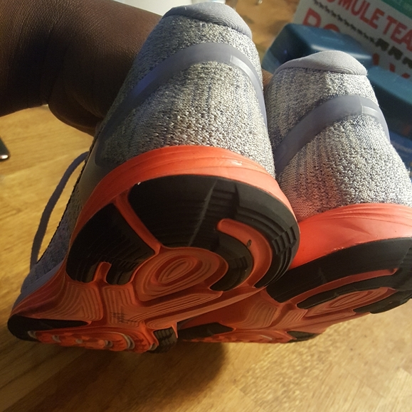 Nike shoes - Picture 2 of 2